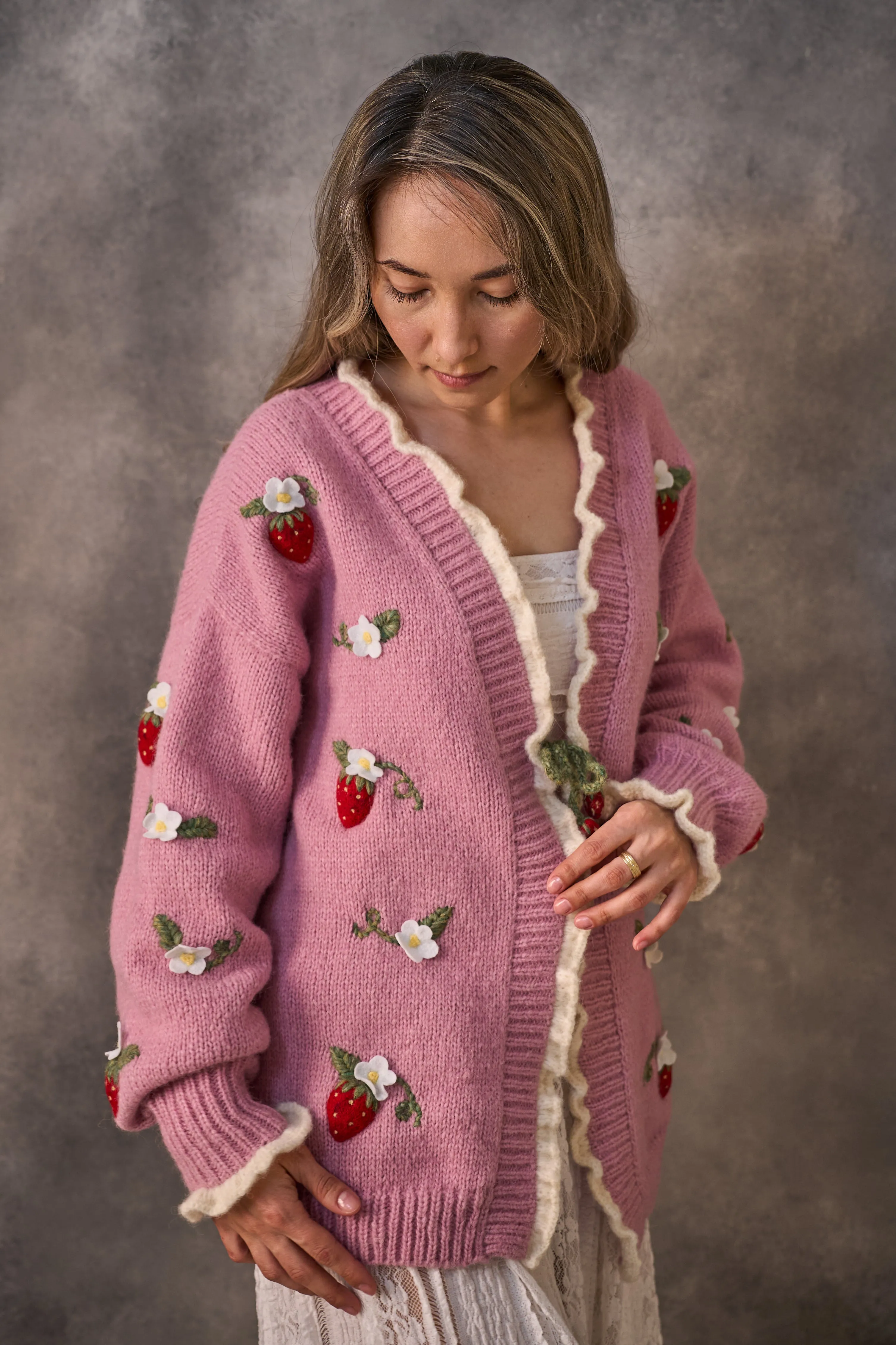 Adult Strawberries cardigan | Powder Pink