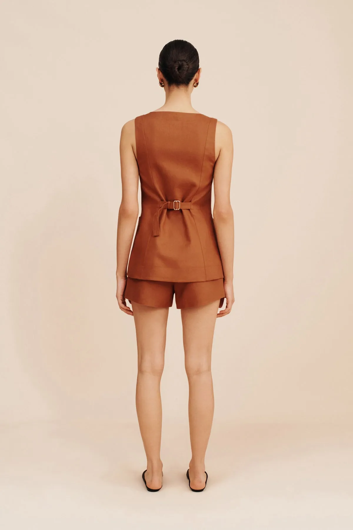 LORENZO HIGH NECK VEST - CHESTNUT