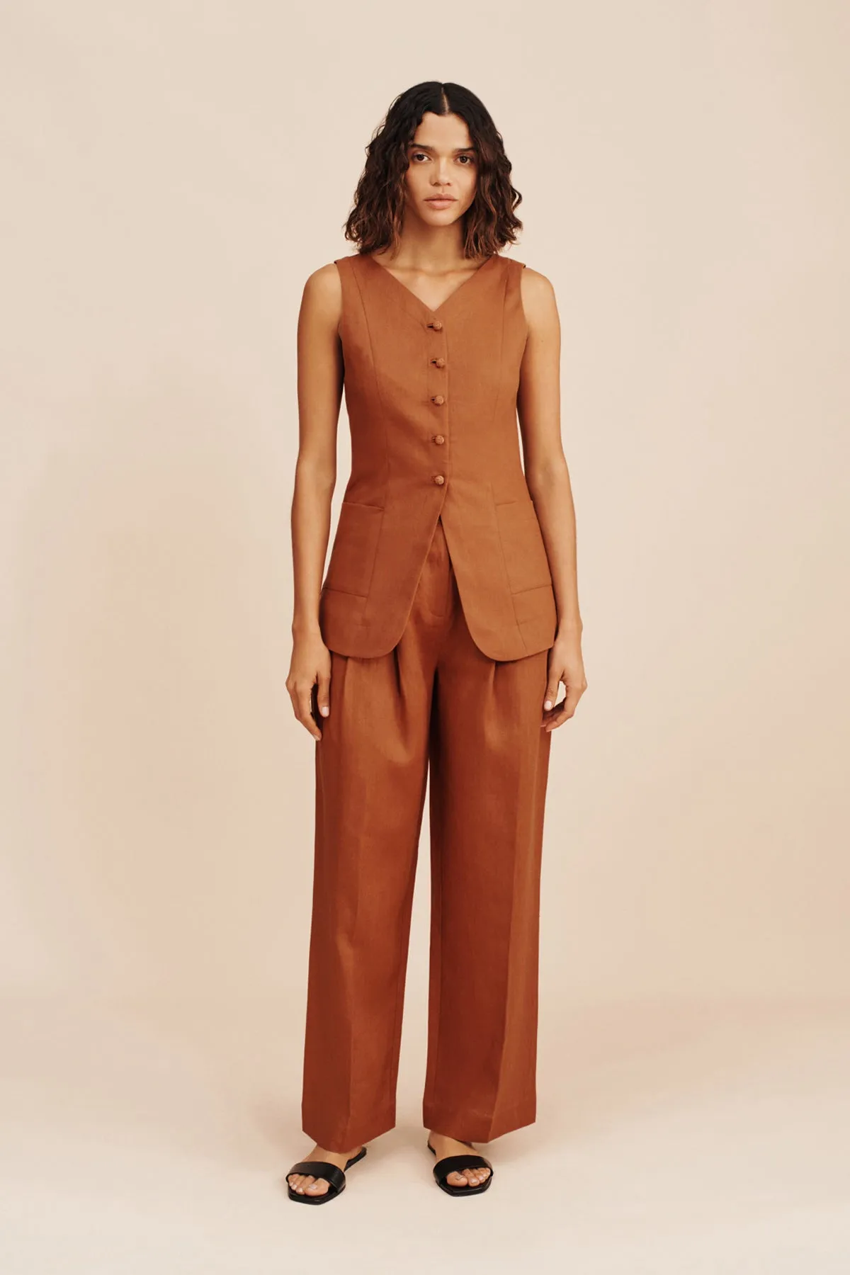 LORENZO HIGH NECK VEST - CHESTNUT