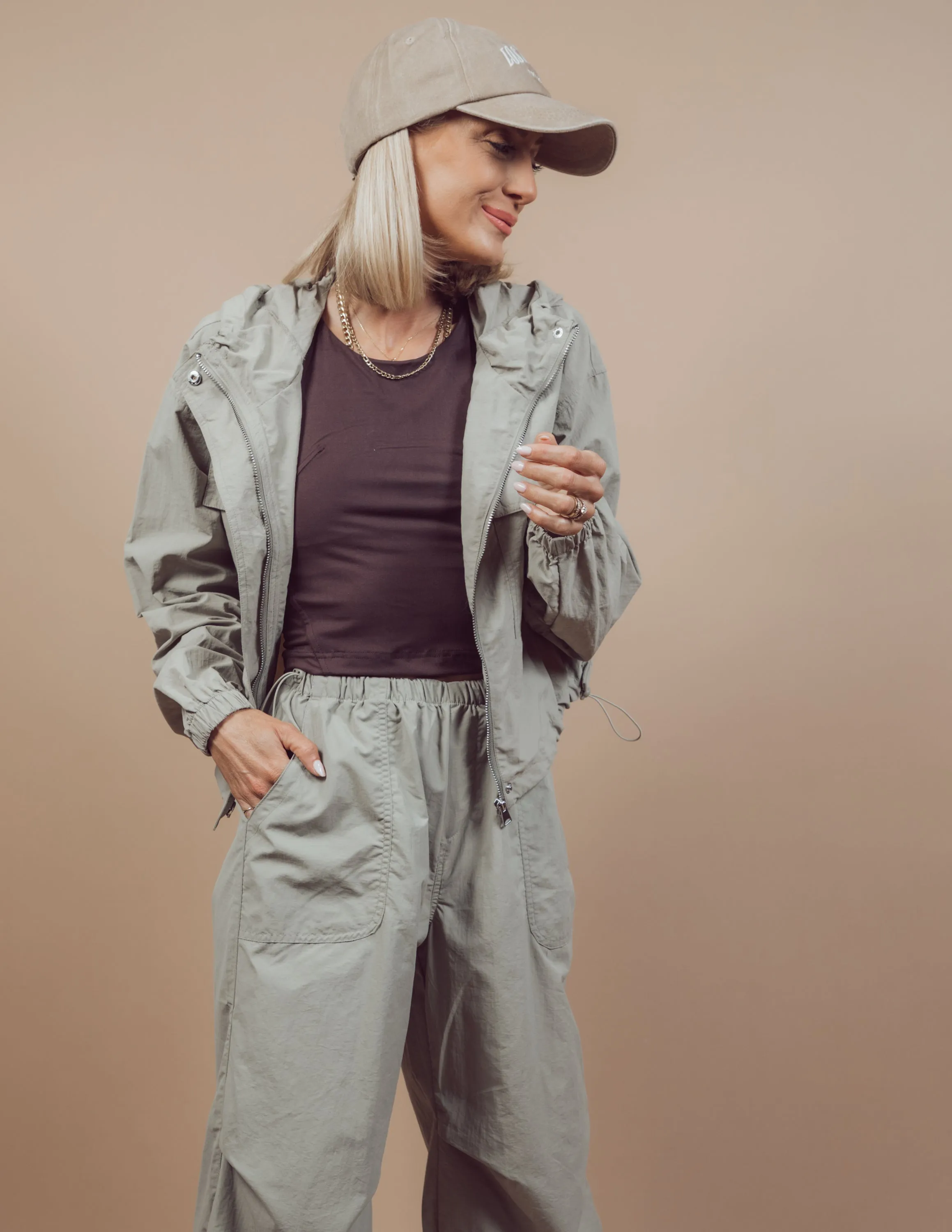 Mia Windbreaker