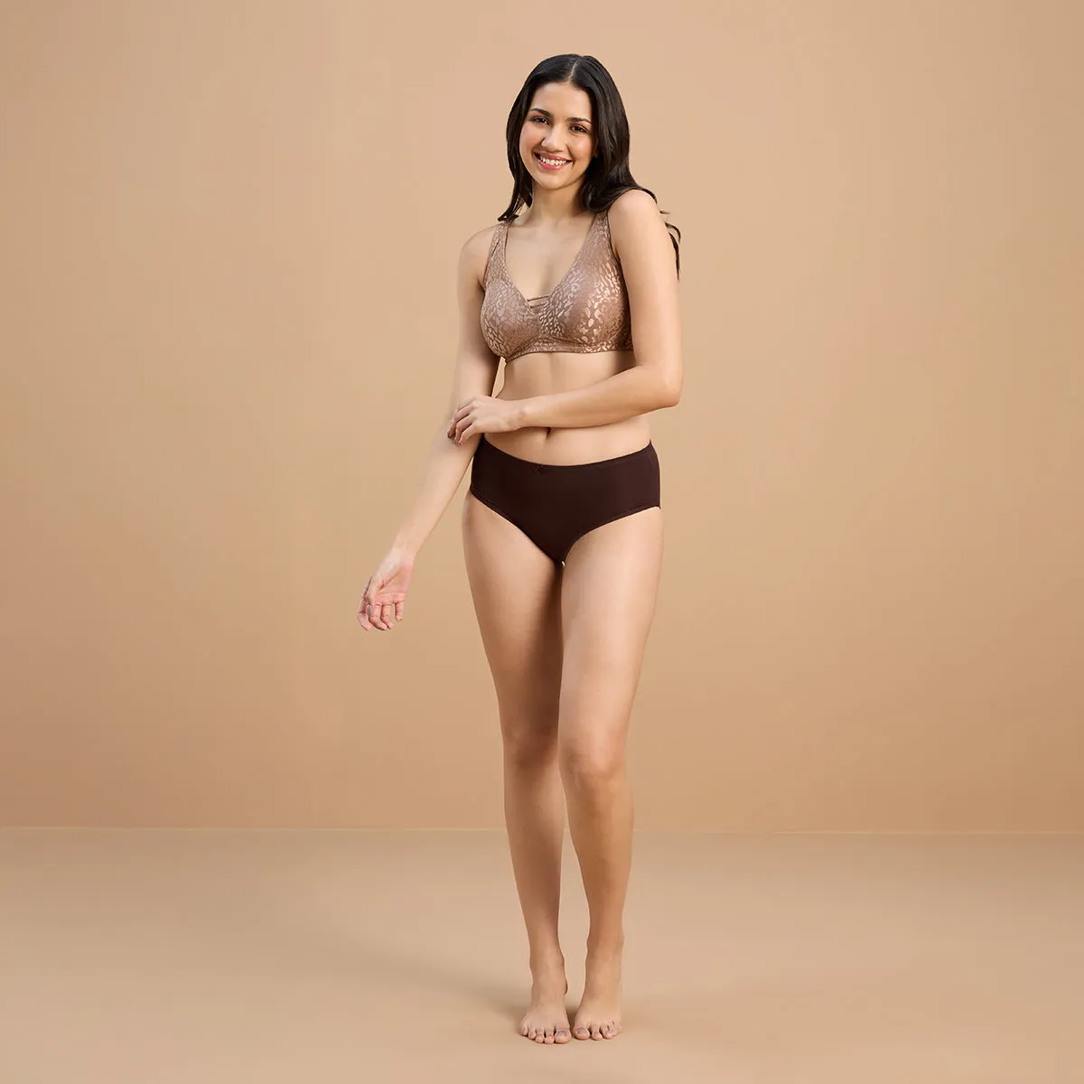 Nykd By Nykaa Luxe Shiny Lace Everyday Padded Non-Wired Bra NYB038 Cocoa