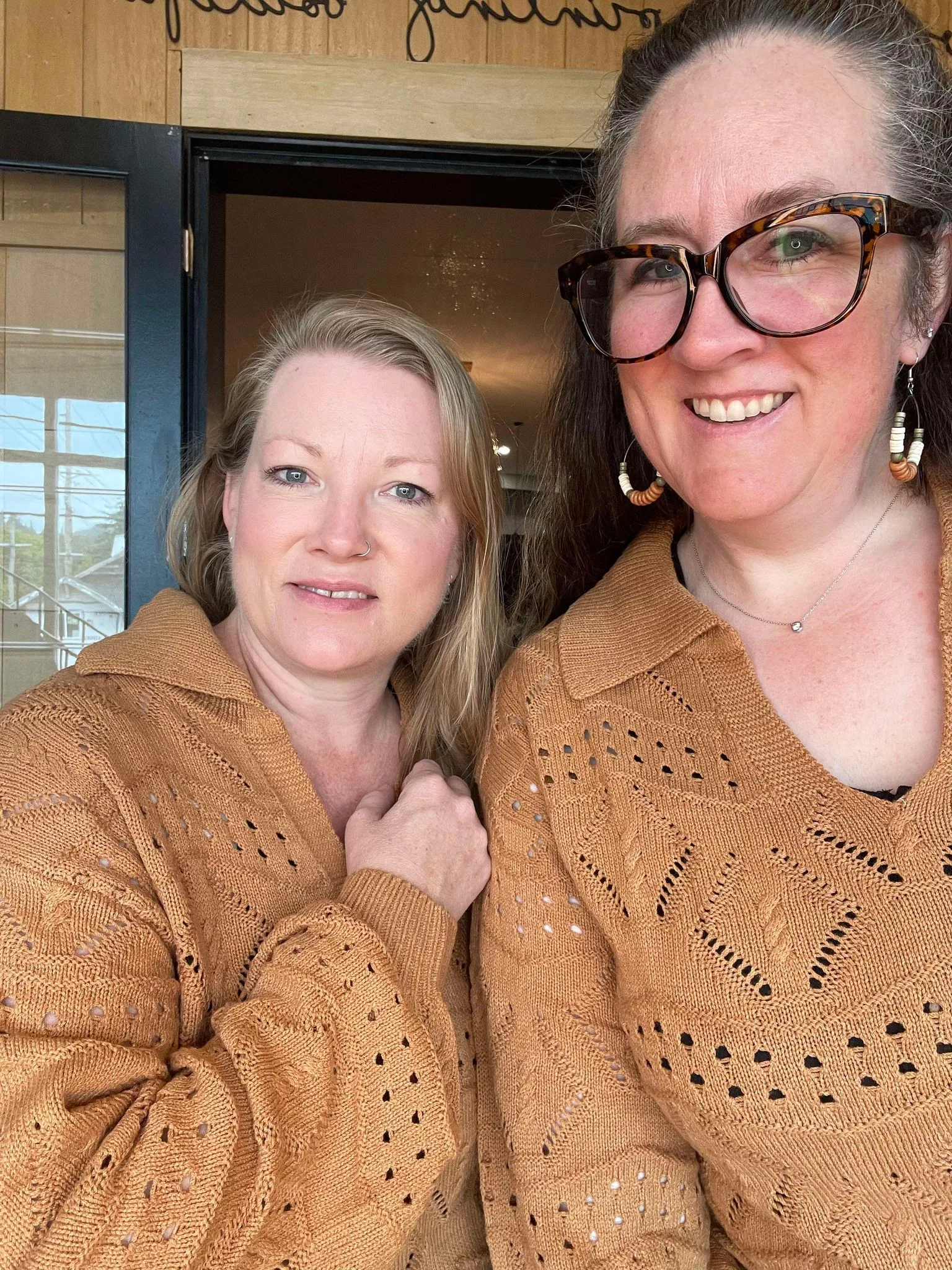 V NECK BROWN KHAKI GOLD OPEN KNIT SWEATER WITH COLLAR