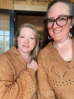 V NECK BROWN KHAKI GOLD OPEN KNIT SWEATER WITH COLLAR